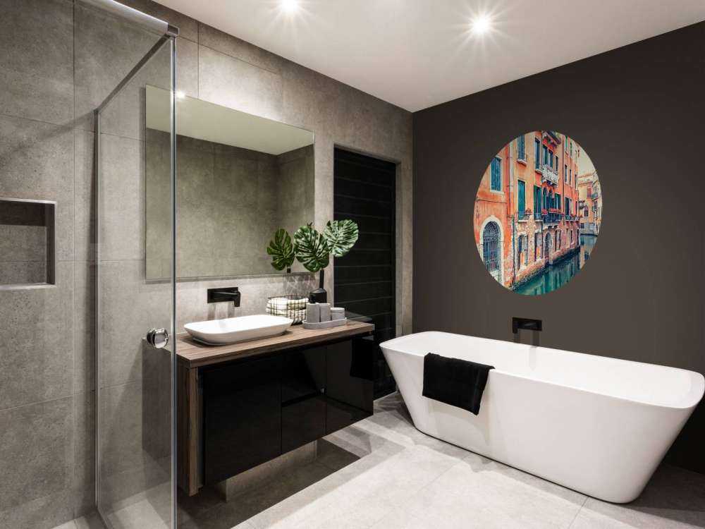 Des façades chaleureuses le long du canal vénitien.