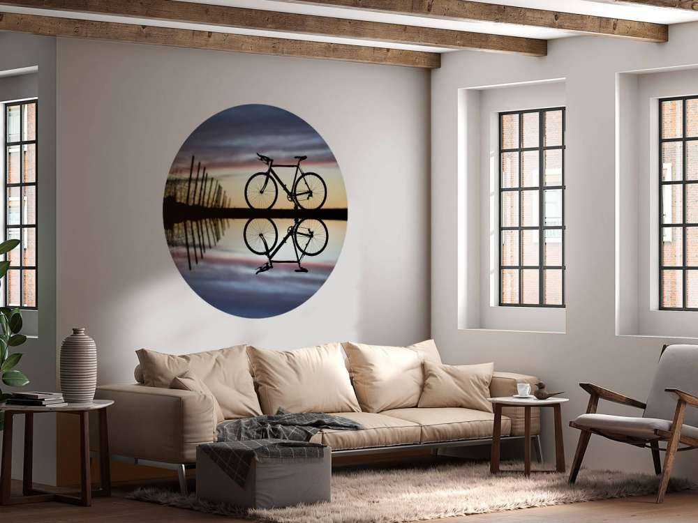 Vélo de course au coucher du soleil