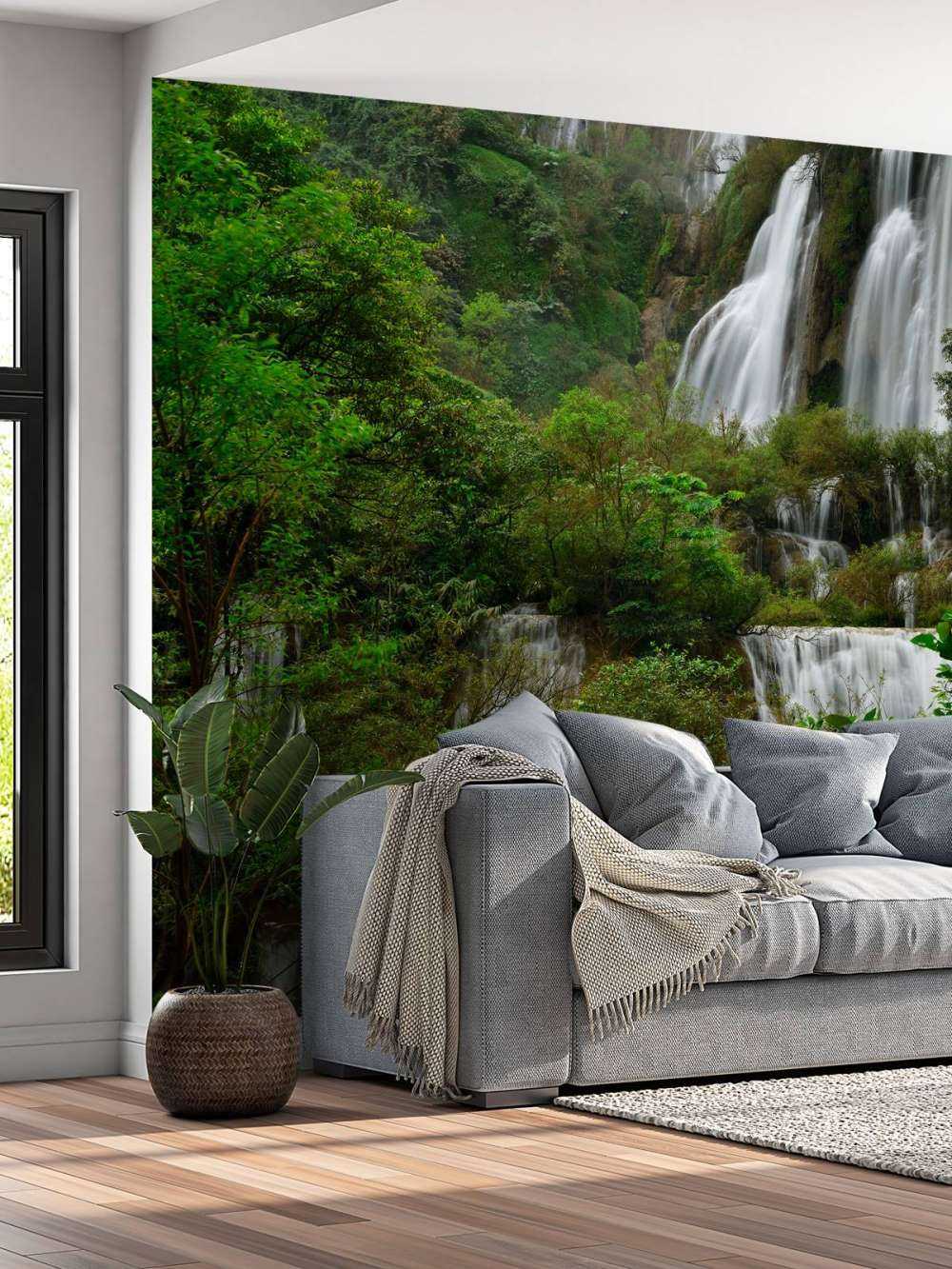 Grande chute d'eau en Thaïlande