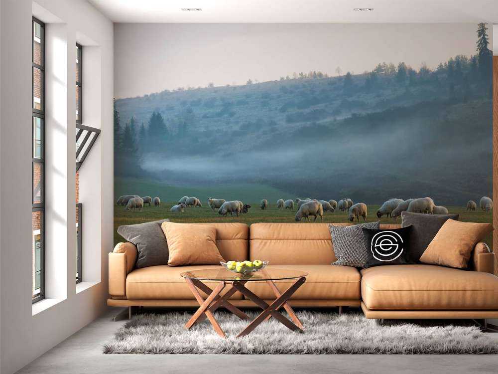 Troupeau de moutons avec paysage brumeux