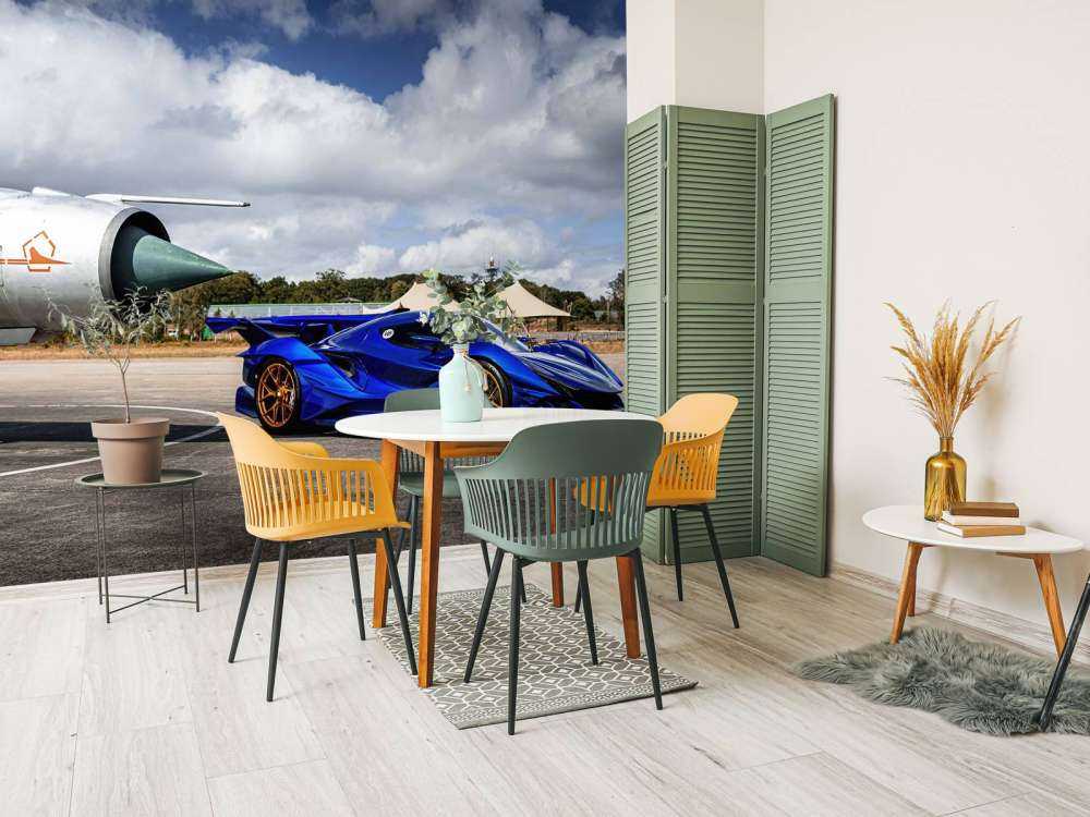 Supercar futuriste à l'aéroport