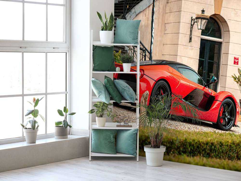 Ferrari laFerrari devant une villa de luxe