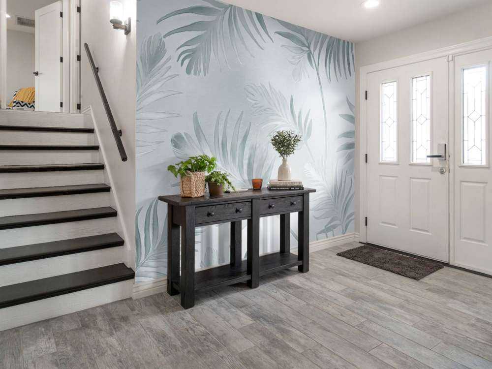 Feuilles dorées sur un beige doux et sombre