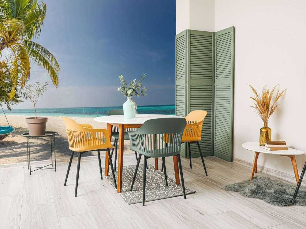 Plage tropicale avec balançoire