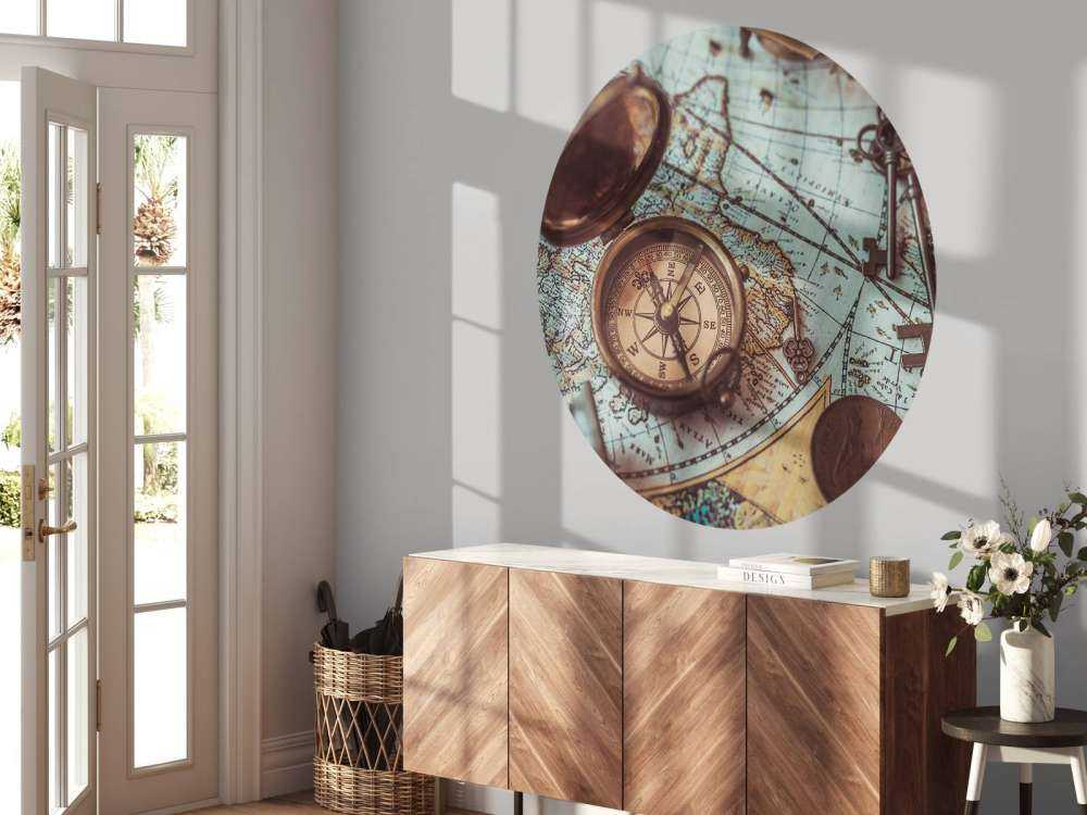 Vieille carte du monde avec boussole