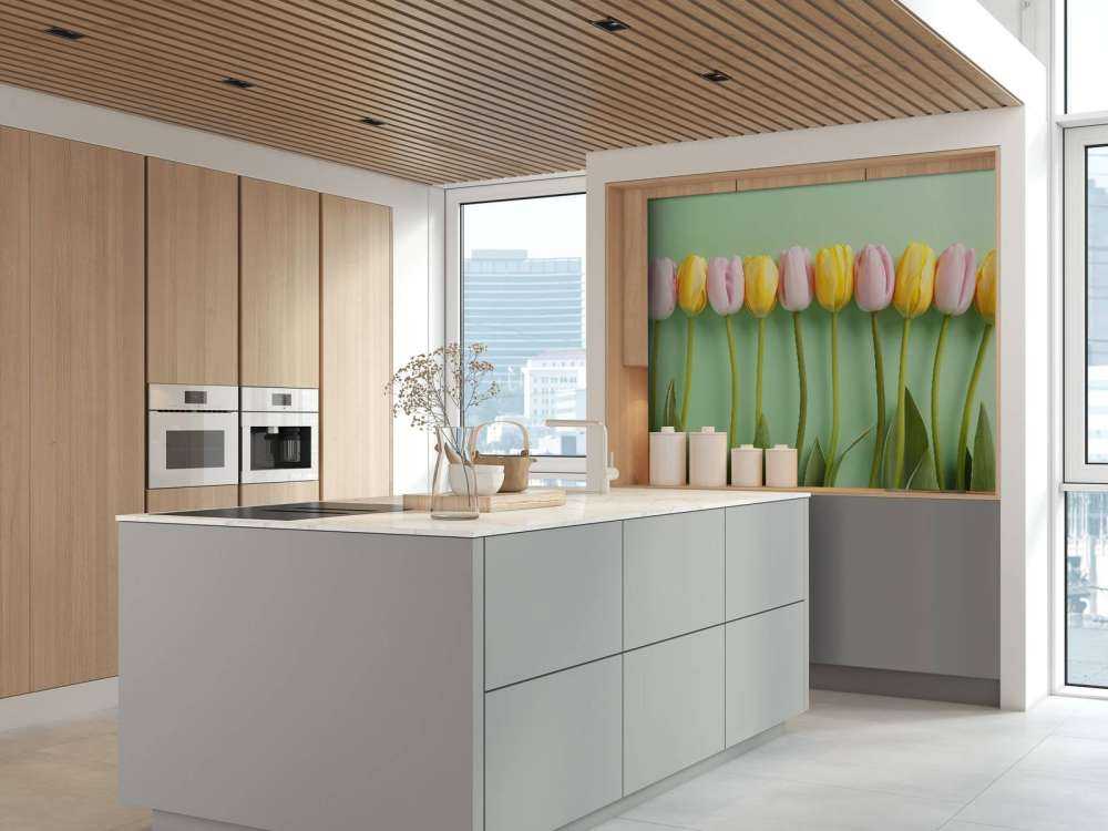 Tulipes sur fond vert menthe