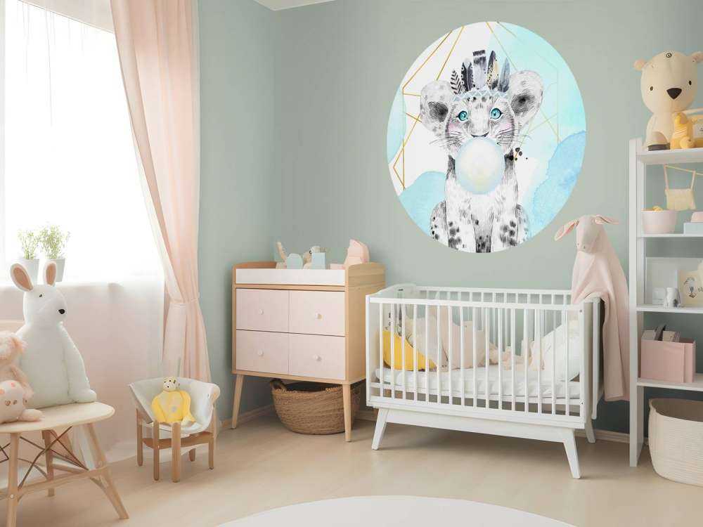 Lionceau indien et bulle de chewing-gum