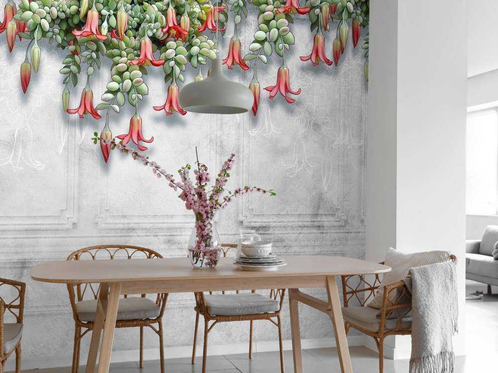 Fleurs exotiques sur du béton