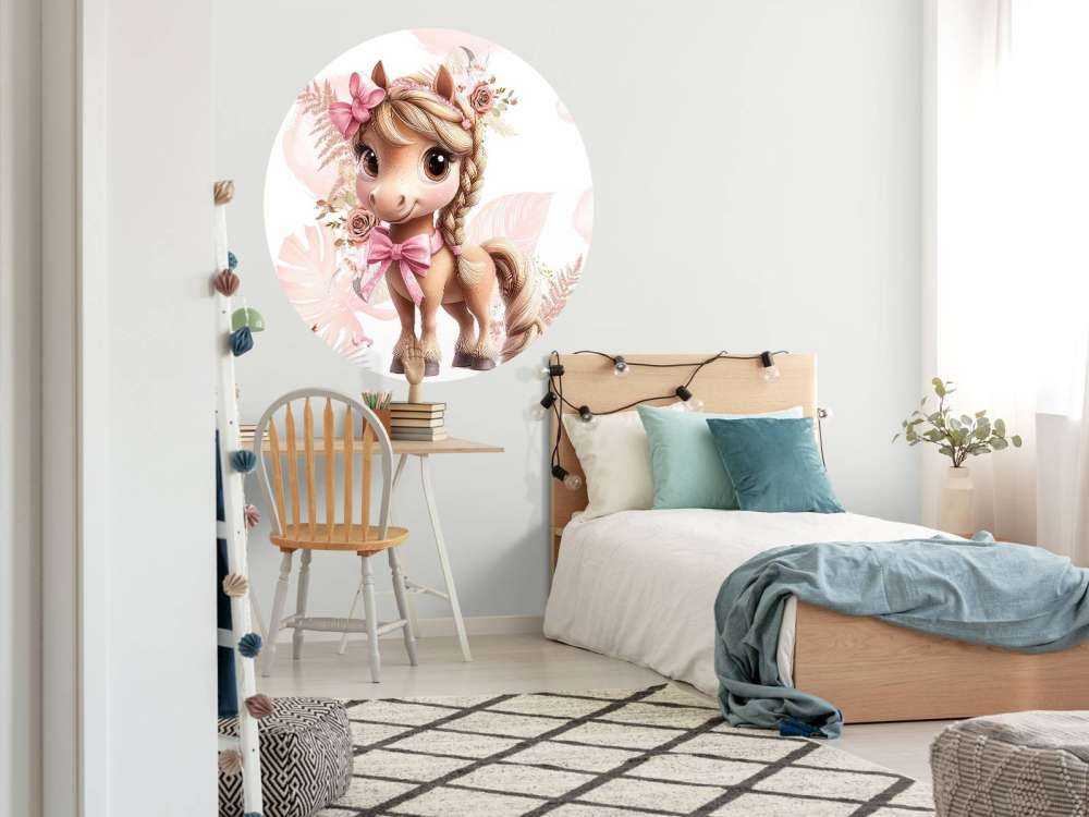 Poney élégant avec un nœud rose