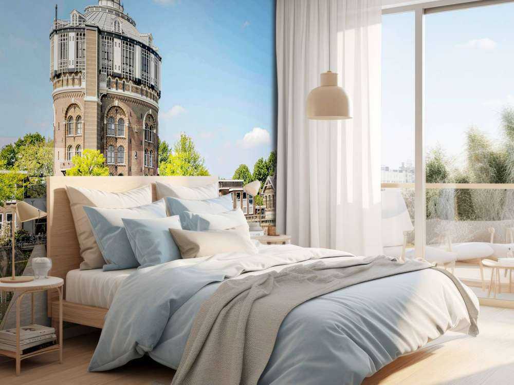 Tour d'eau historique au soleil