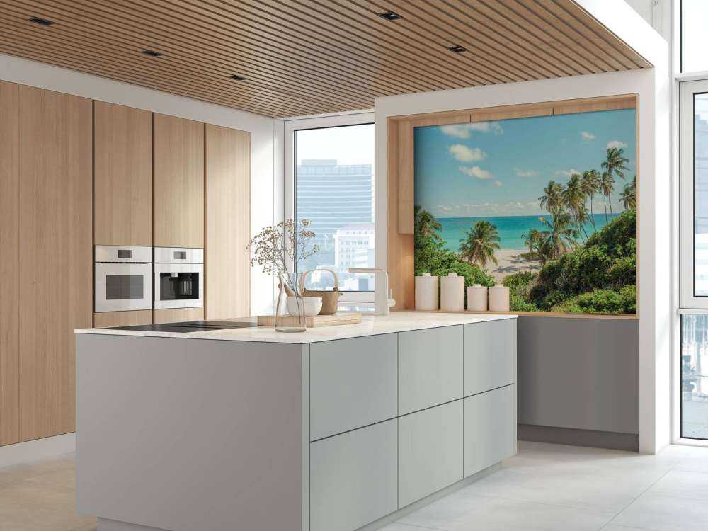 Palmiers sur la plage à la Barbade.