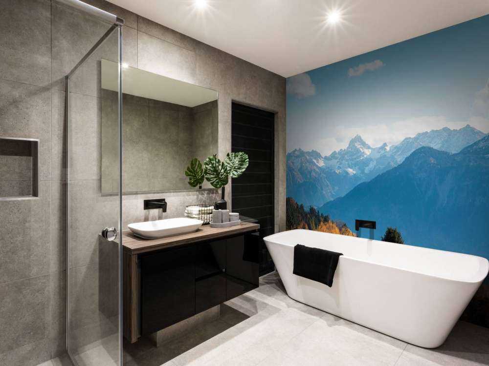 Couleurs d'automne pour les sommets enneigés.