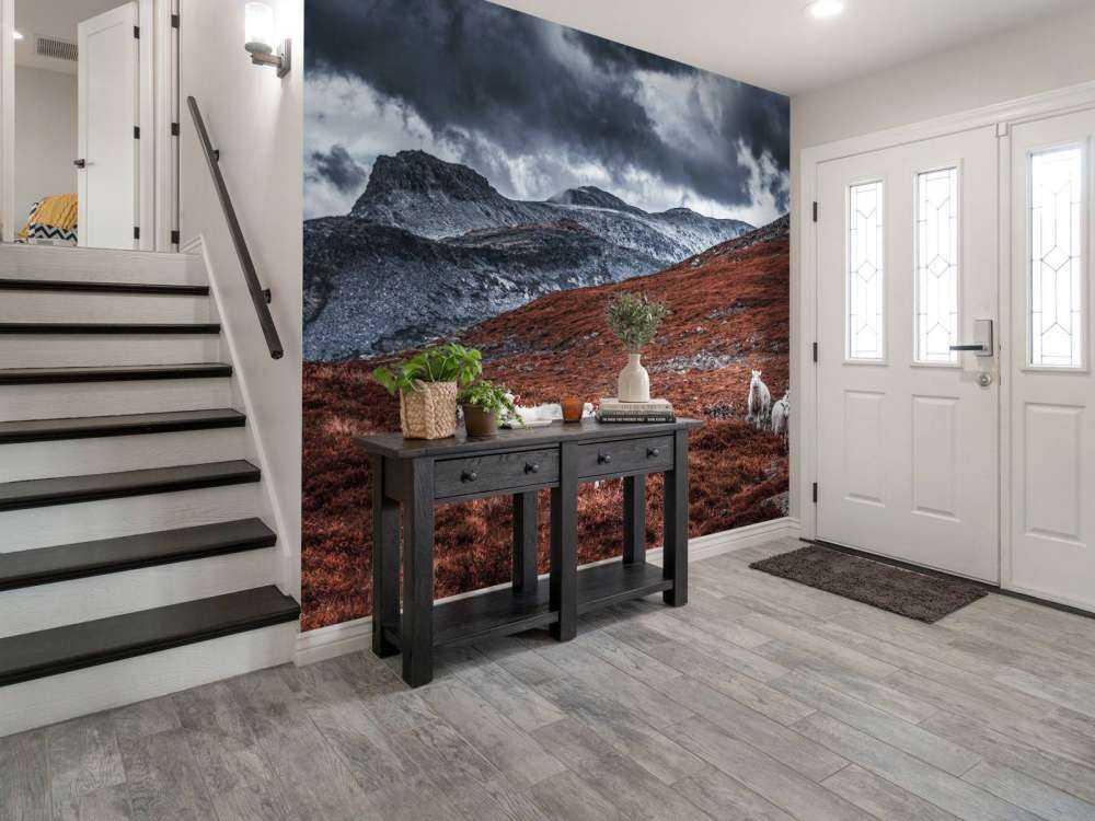 Moutons dans des montagnes rousses