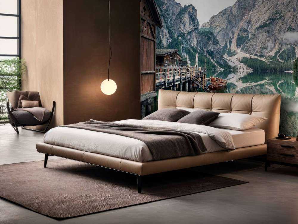 Lac de montagne dans une brume matinale silencieuse.