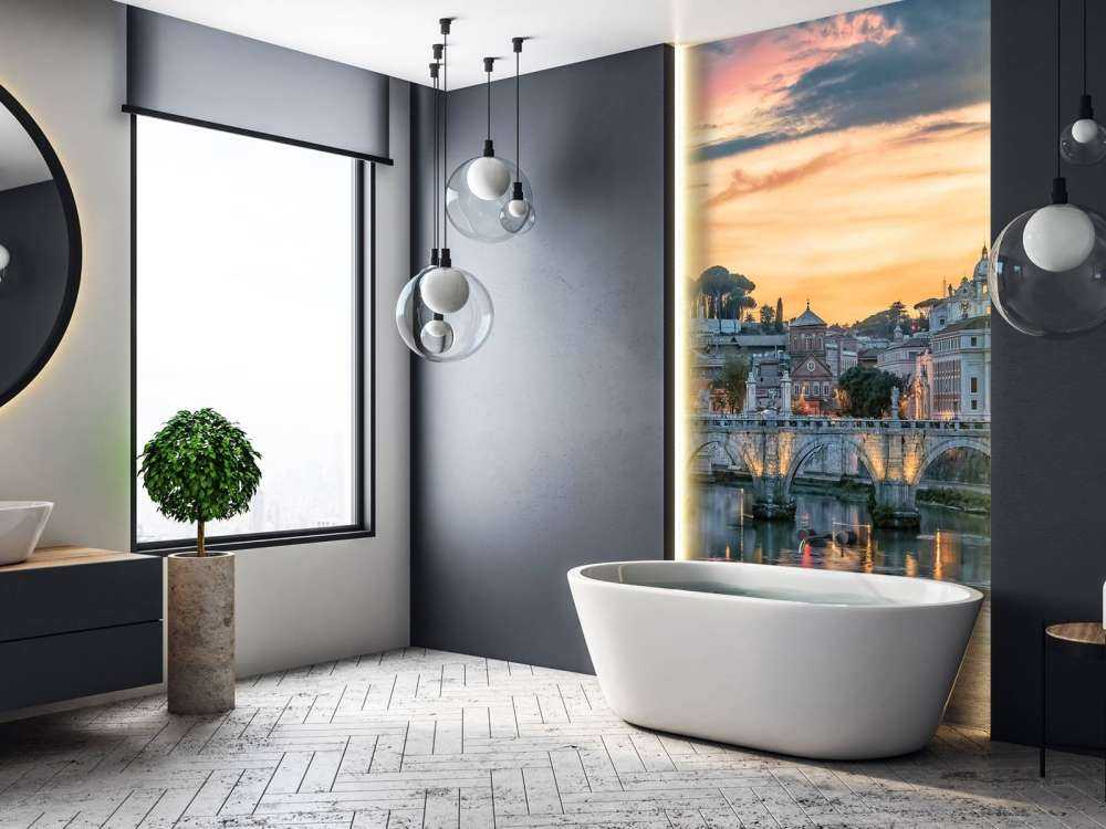 Lueur du soir sur la ville romaine aux dômes.