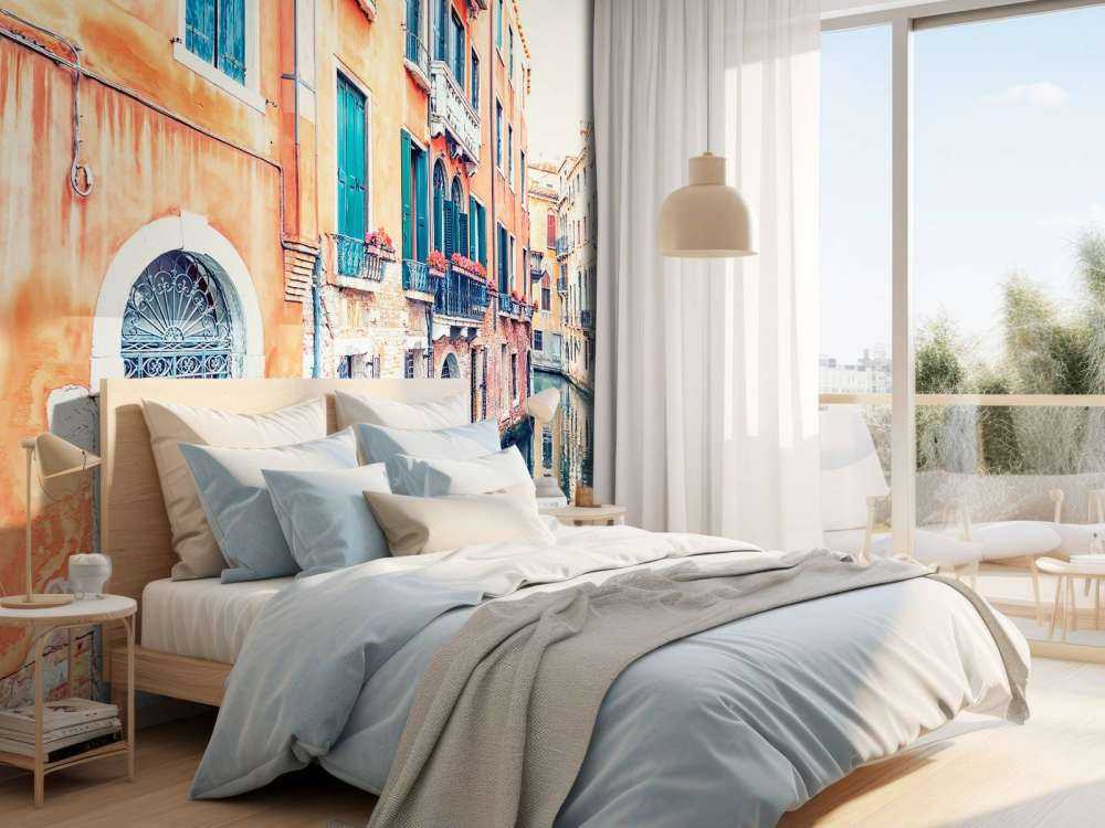 Des façades chaleureuses le long du canal vénitien.