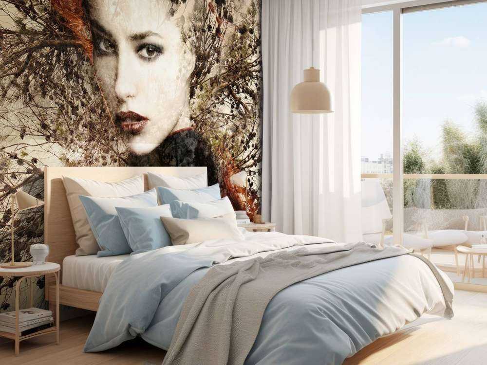 Femme et branches gracieuses