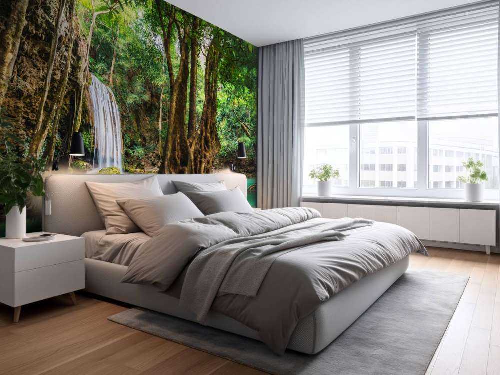 Chute d'eau dans la jungle tropicale