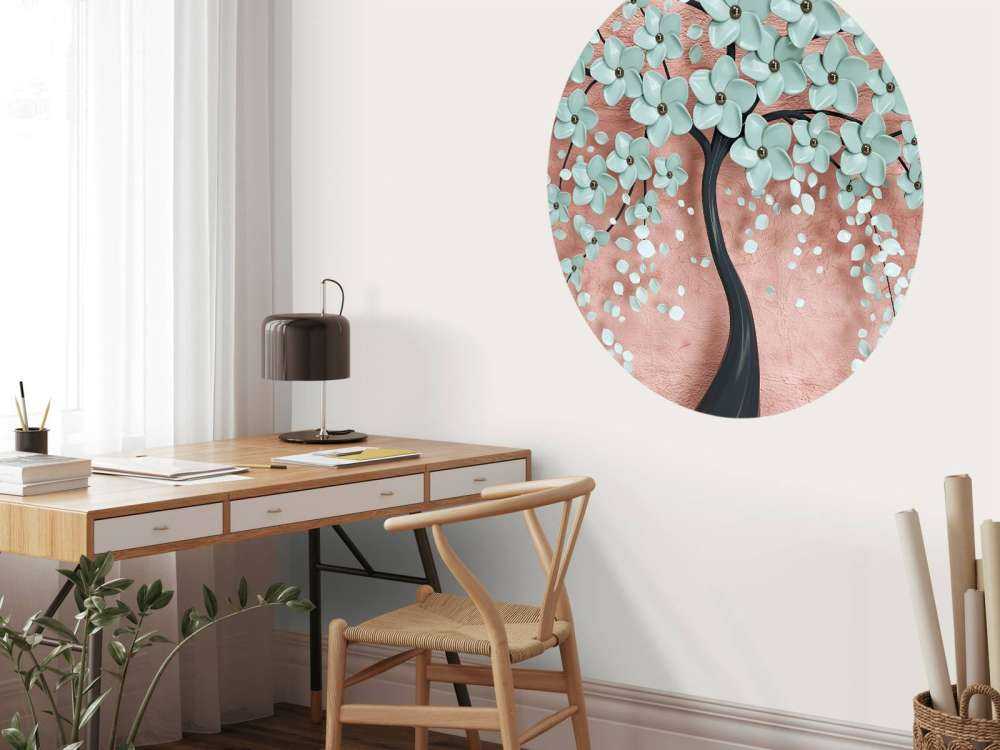 Arbre fantaisie noir avec des fleurs de menthe