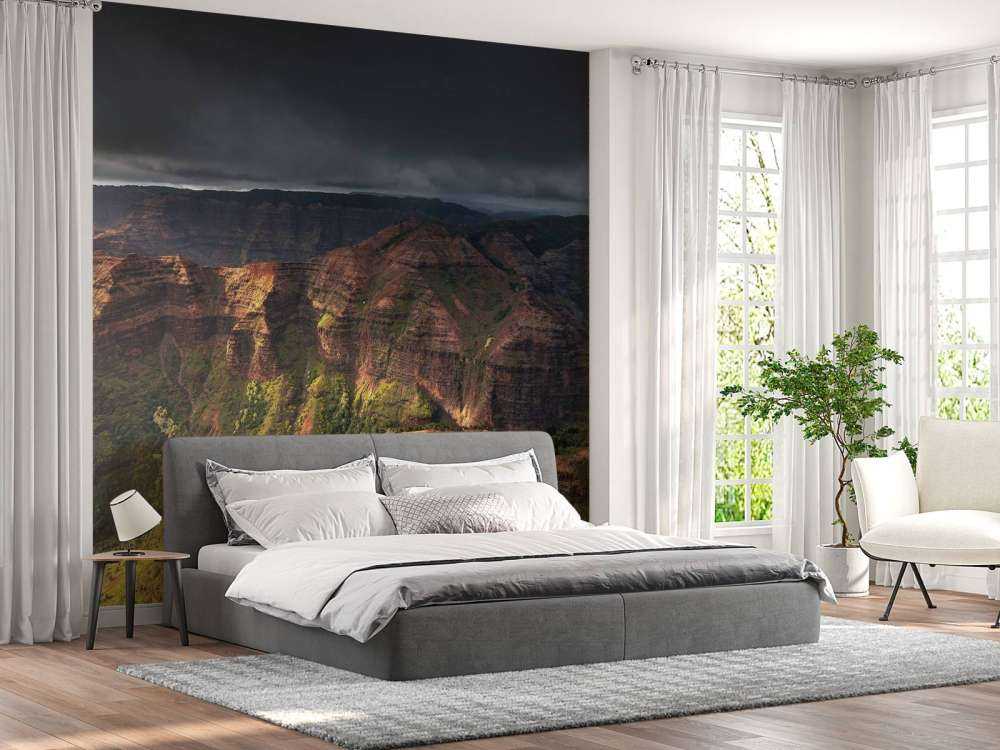 Lumière dramatique sur le canyon
