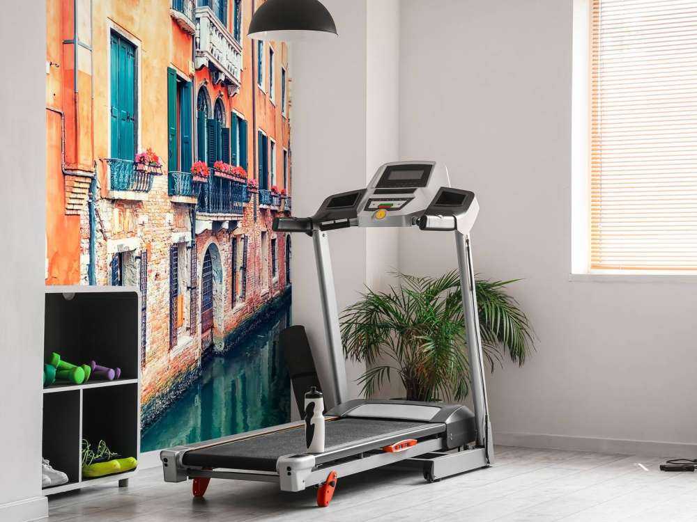 Des façades chaleureuses le long du canal vénitien.