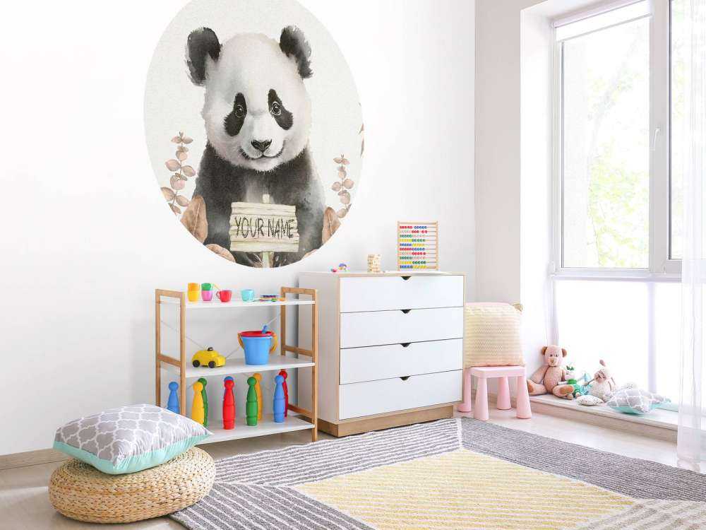 Bébé panda dans la jungle taupe