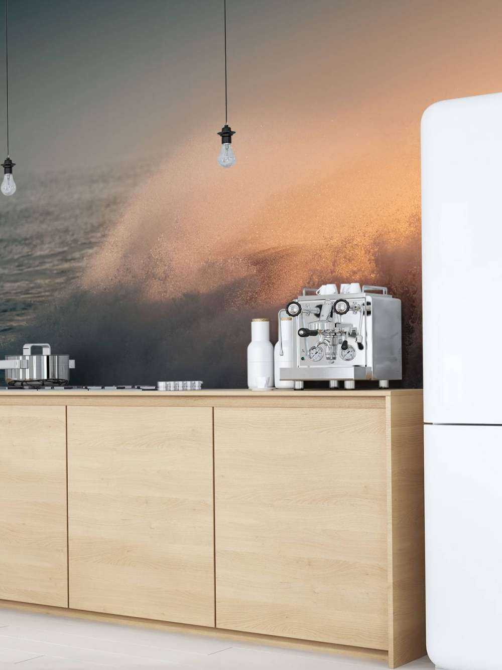 Vagues déferlantes sur la plage