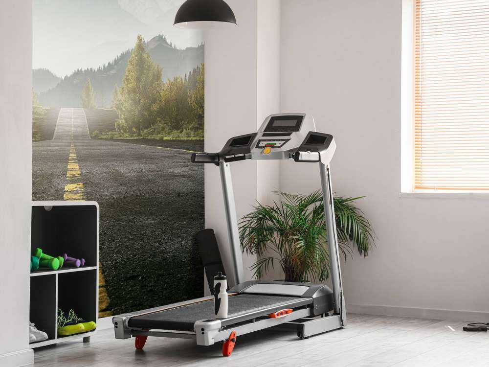 Route avec les montagnes