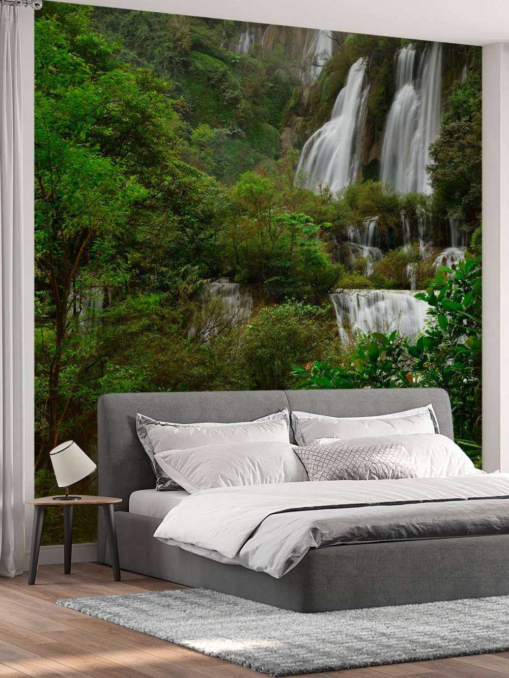 Grande chute d'eau en Thaïlande