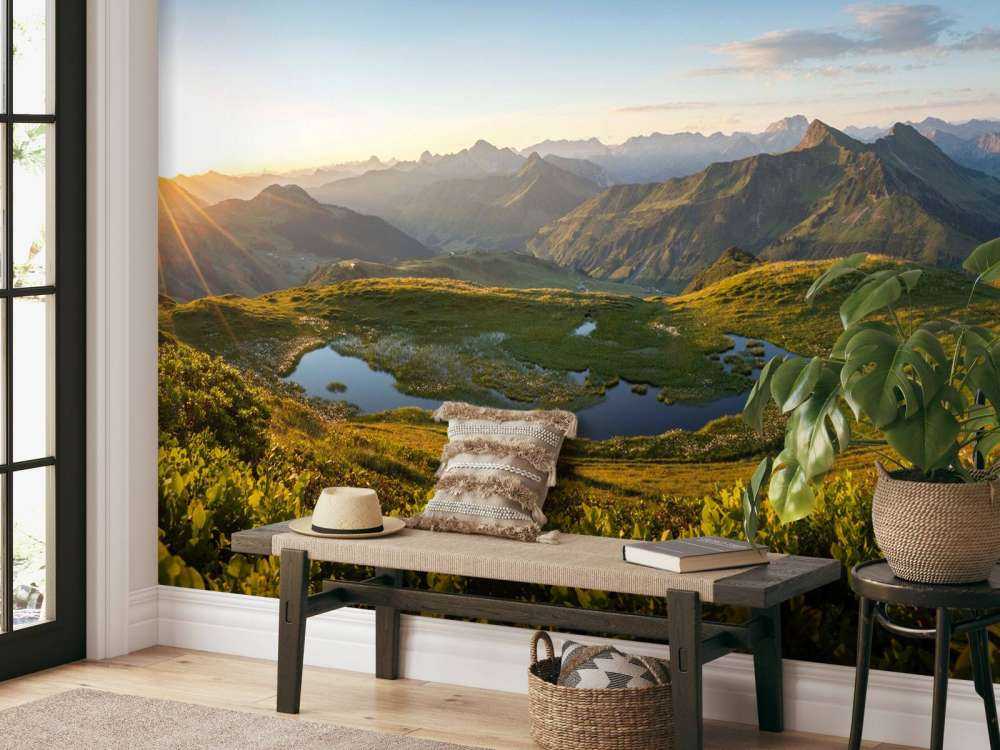 Lumière du soleil sur la vallée de montagne