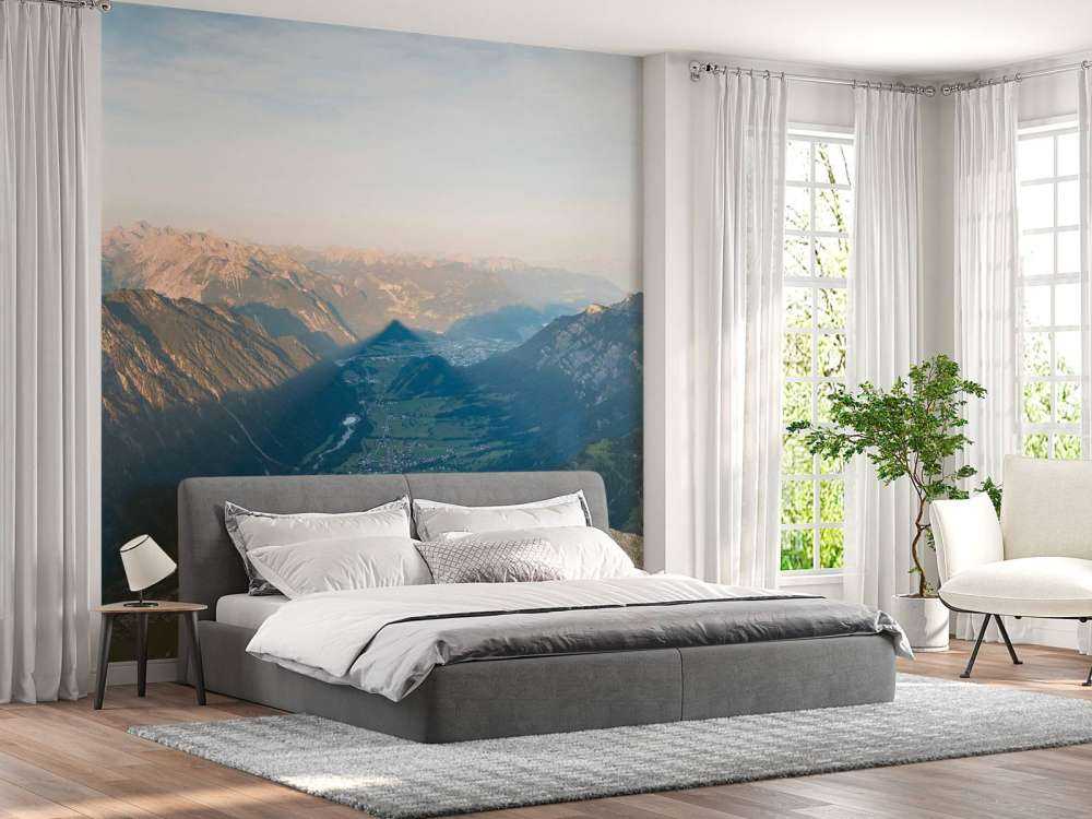 Ombre de la vallée dans l'aurore