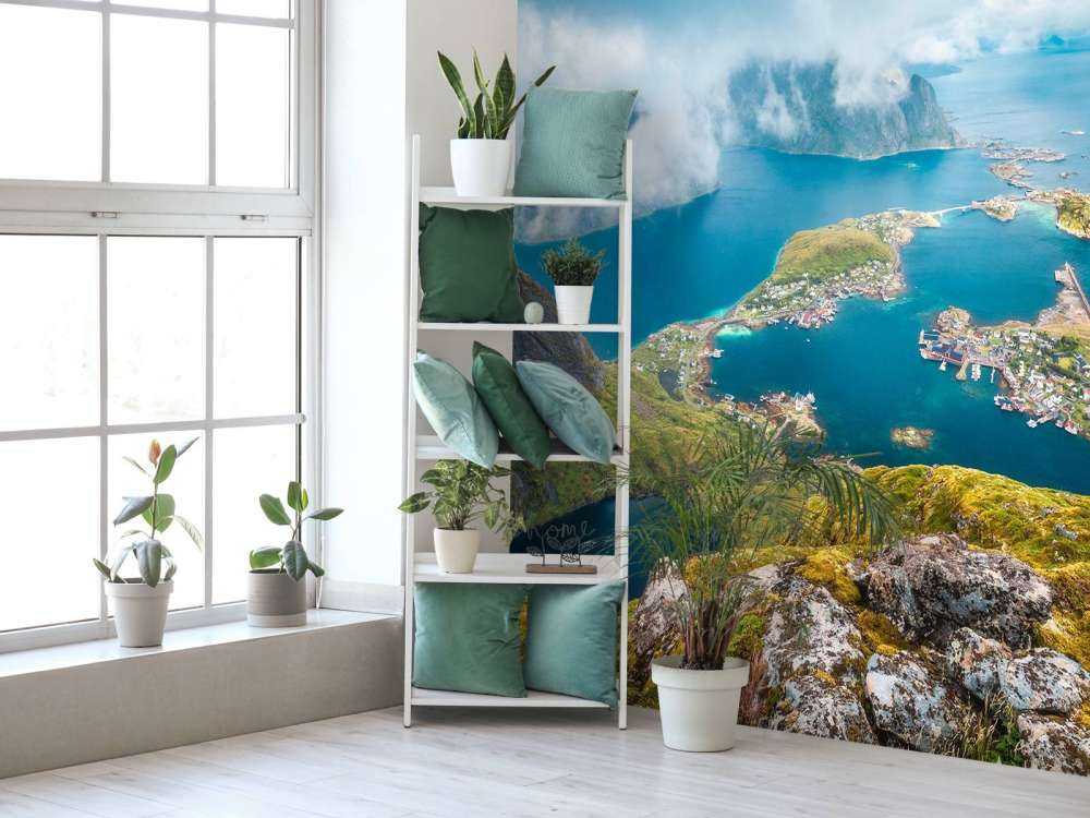 Arc-en-ciel au-dessus des îles du fjord