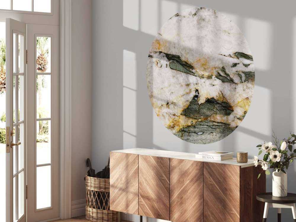 Marbre blanc avec des éléments verts