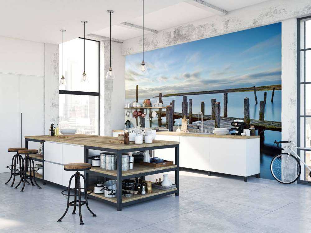 Jetée en bois au lever du soleil