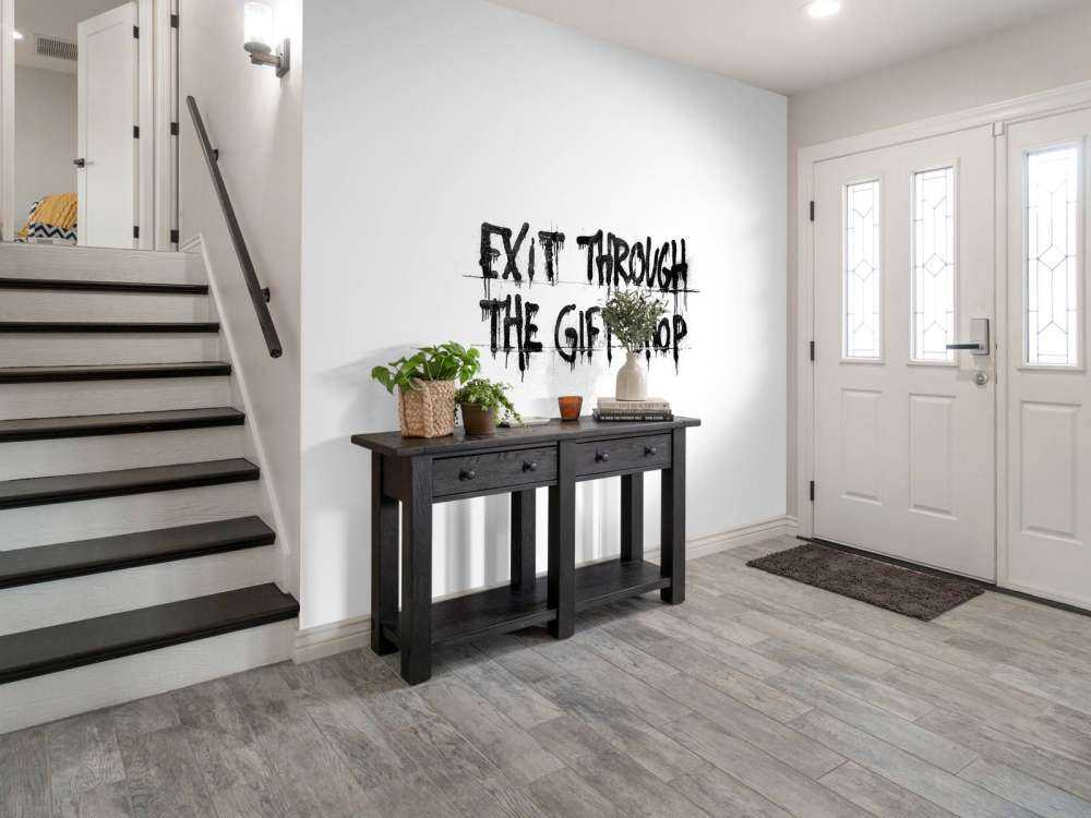 Banksy - ETTGS, white