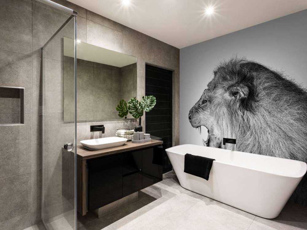 Lion rugissant blanc