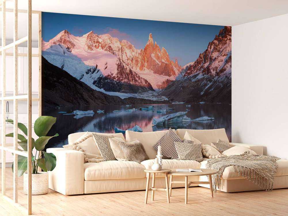 Lac de glacier avec lueur alpine en Patagonie.