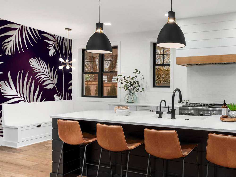 Feuilles dorées sur bleu acier foncé