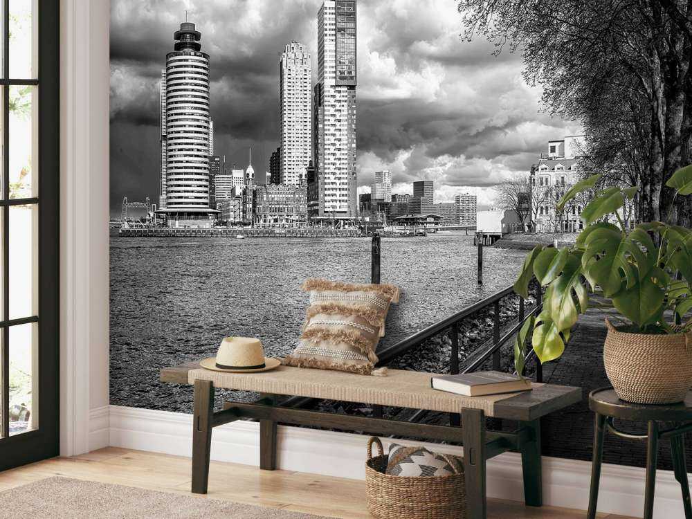 Ciel de nuit en noir et blanc depuis le quai