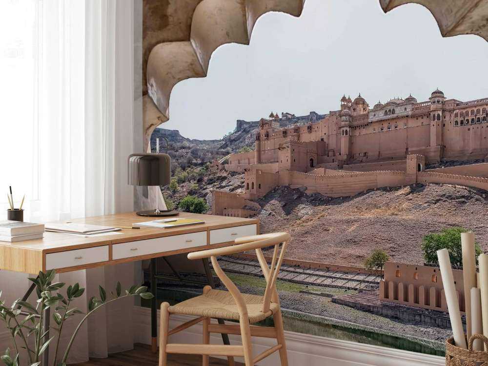 Fort désertique avec des arcs royaux