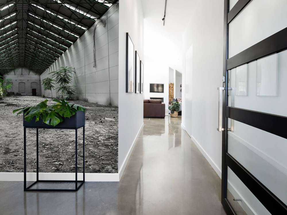 Hall industriel avec des plantes