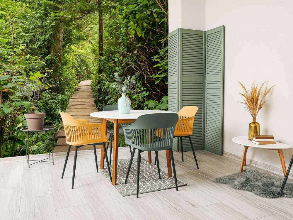 À travers la forêt verte