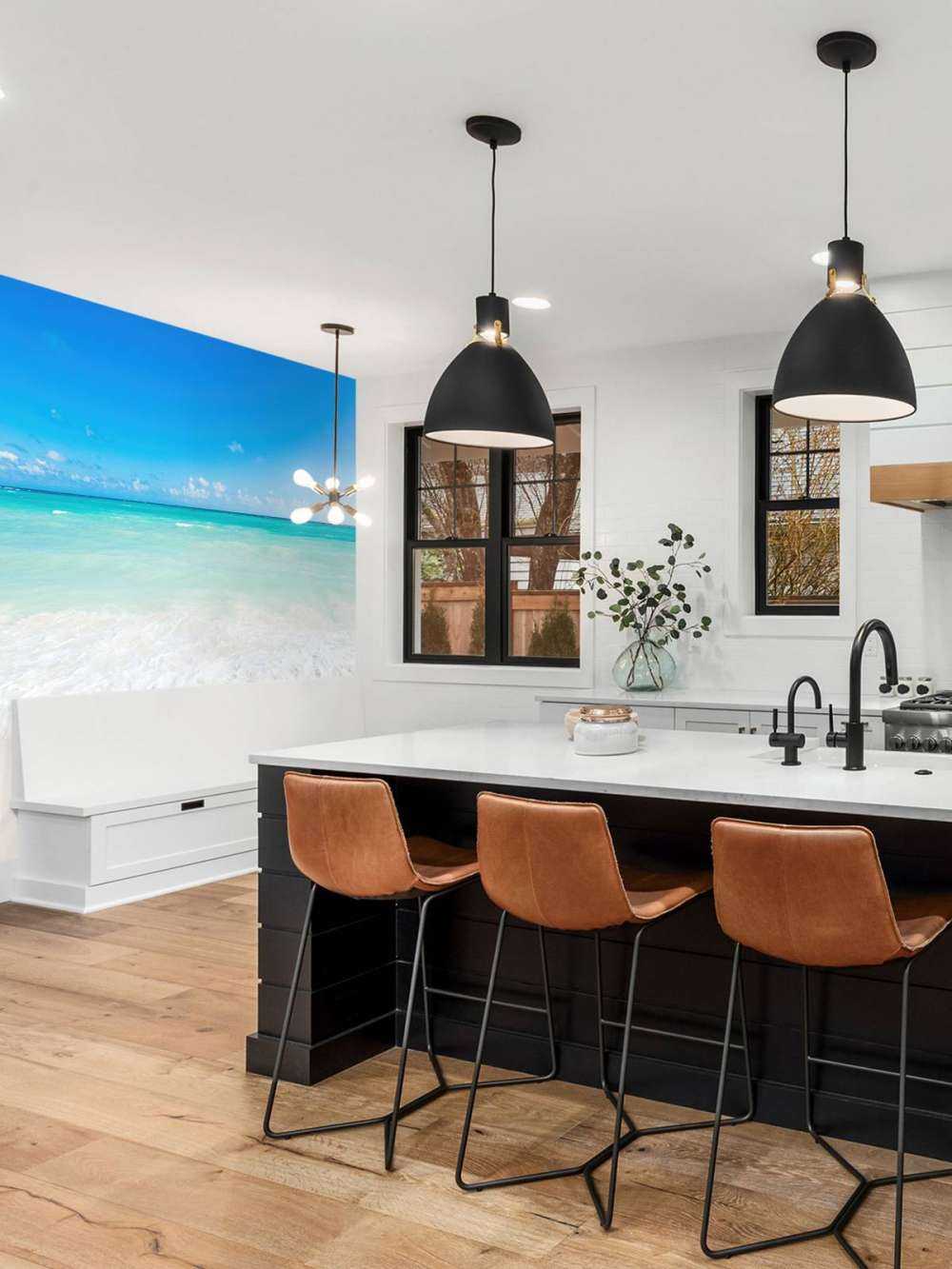 Plage et vagues blanches