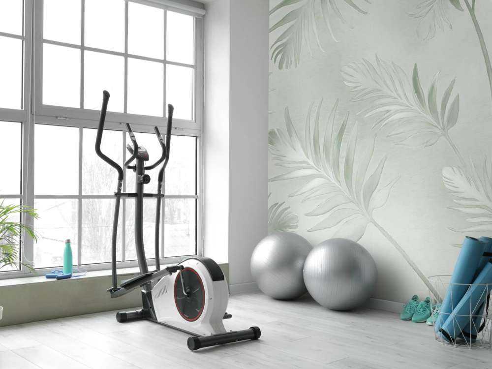 Feuilles dorées sur crème foncée