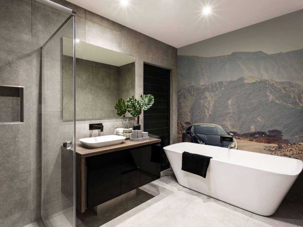 Supercar noire dans le désert