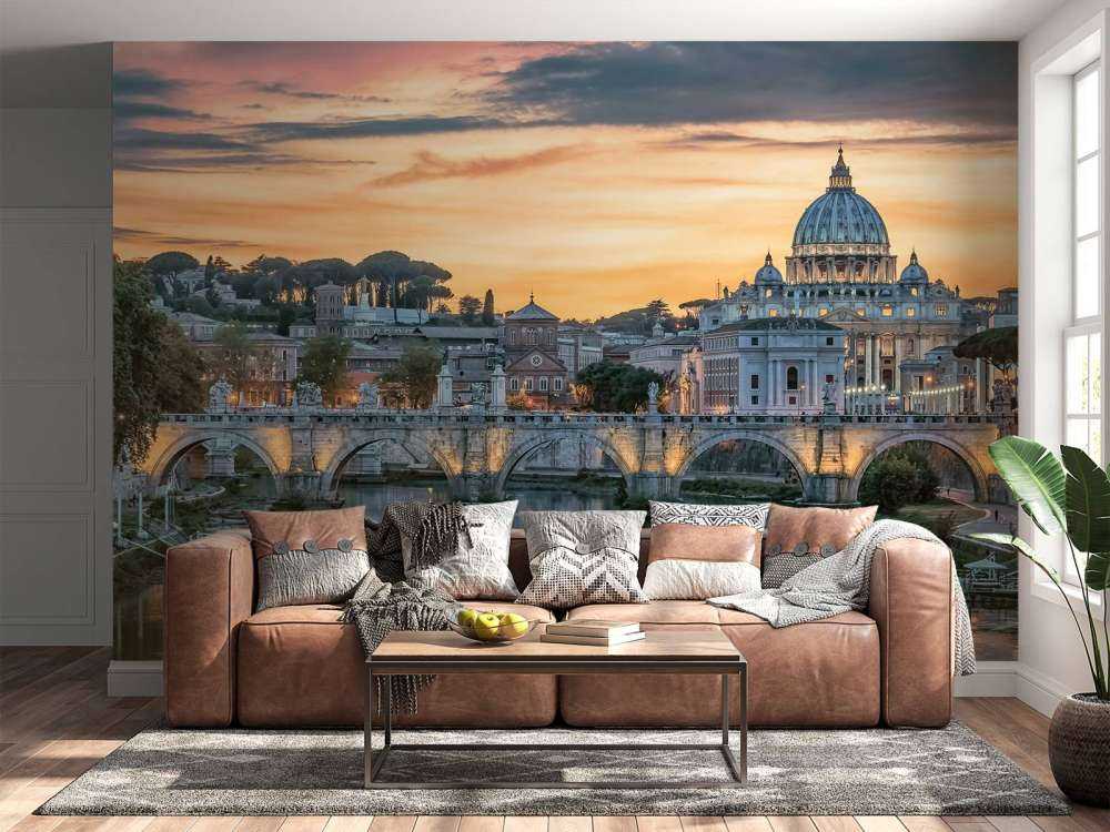 Lueur du soir sur la ville romaine aux dômes.