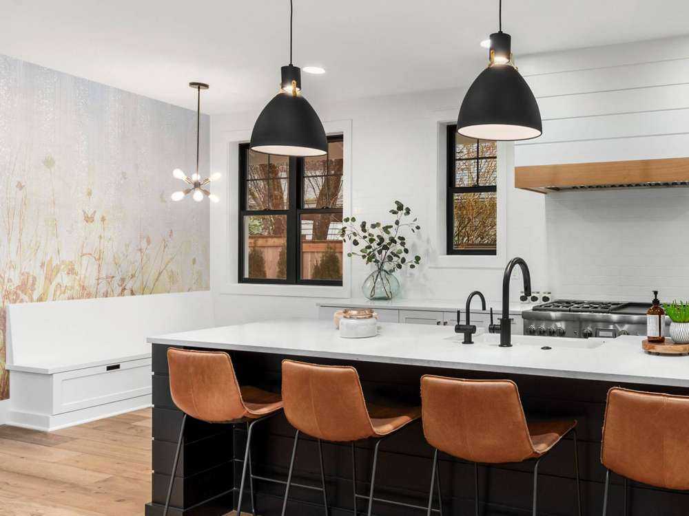 Prairie d'été avec des papillons