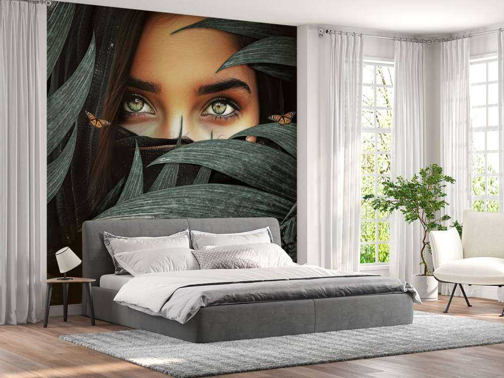 Regard vert entre les palmiers