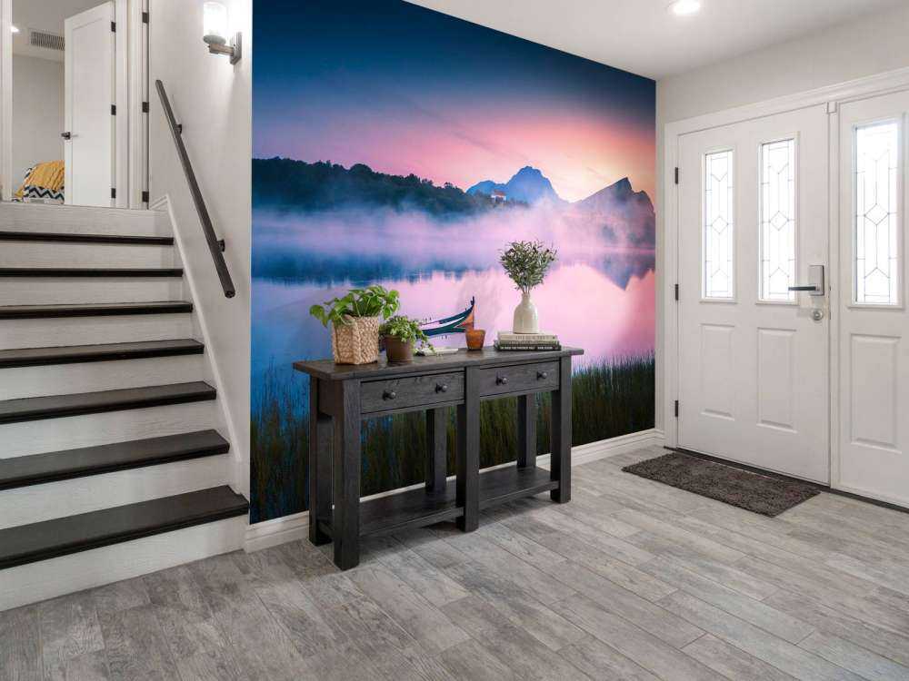 Lever de soleil brumeux au lac