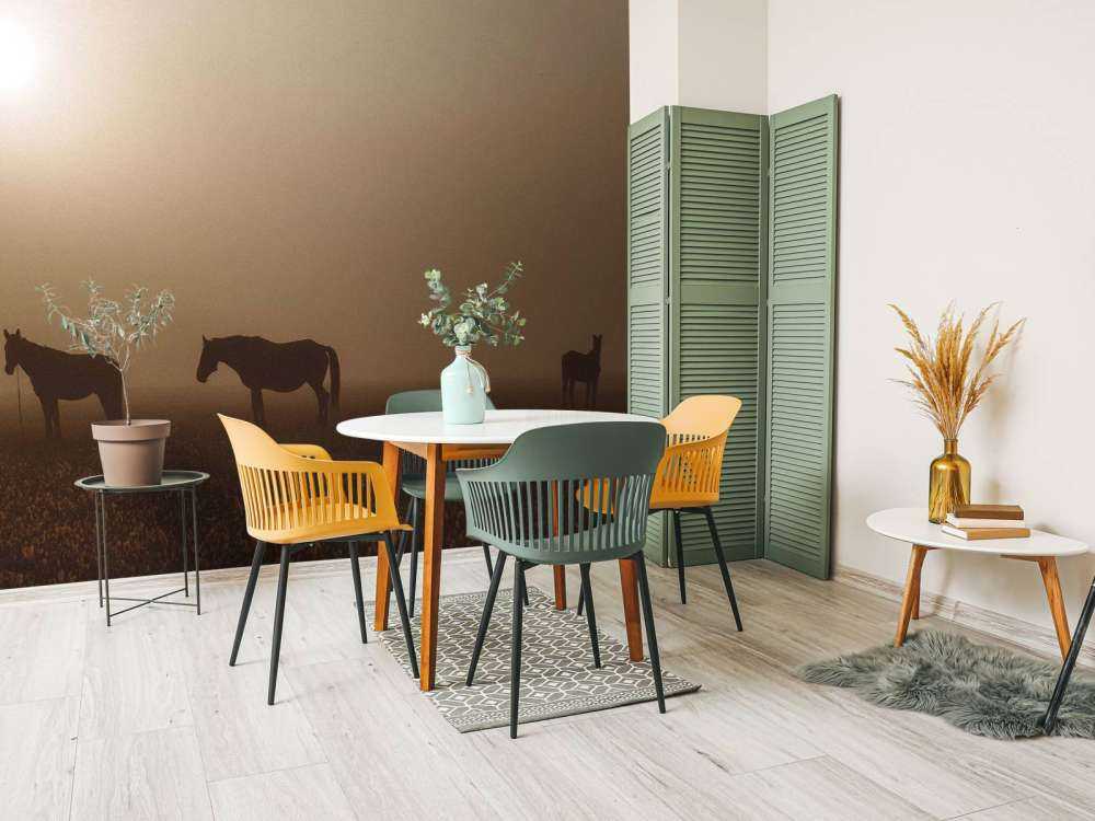 Chevaux dans la Prairie Brumeuse